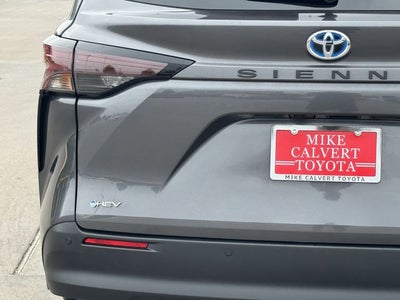 2025 Toyota Sienna XLE 8 Passenger