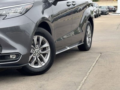 2025 Toyota Sienna XLE 8 Passenger