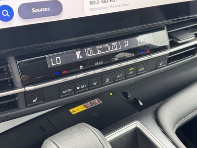 2025 Toyota Sienna XLE 8 Passenger