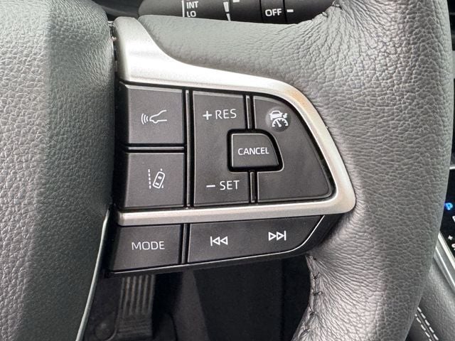 2025 Toyota Sienna XLE 8 Passenger