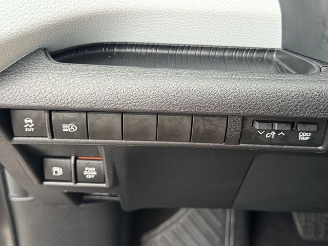 2025 Toyota Sienna XLE 8 Passenger