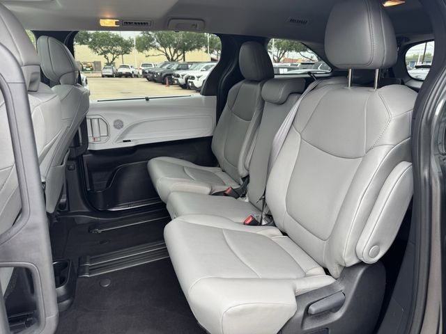 2025 Toyota Sienna XLE 8 Passenger