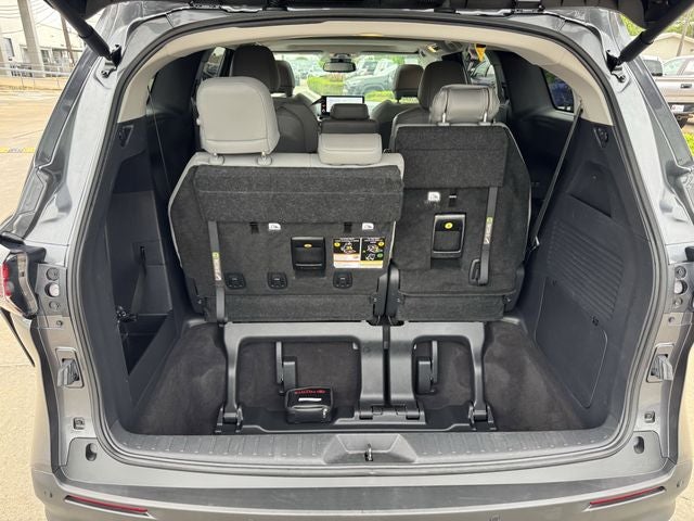 2025 Toyota Sienna XLE 8 Passenger