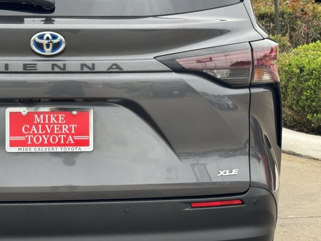 2025 Toyota Sienna XLE 8 Passenger