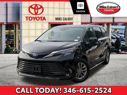 2025 Toyota Sienna XLE 8 Passenger