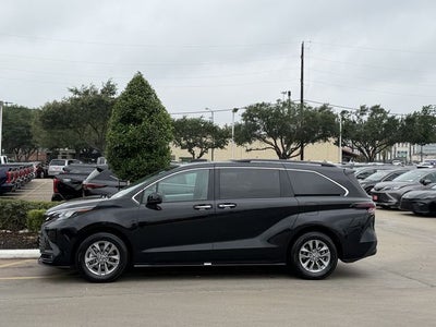 2025 Toyota Sienna XLE 8 Passenger