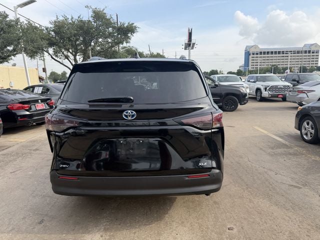 2025 Toyota Sienna XLE 8 Passenger