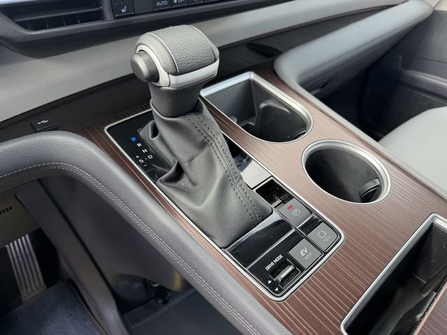 2023 Toyota Sienna XLE 8 Passenger