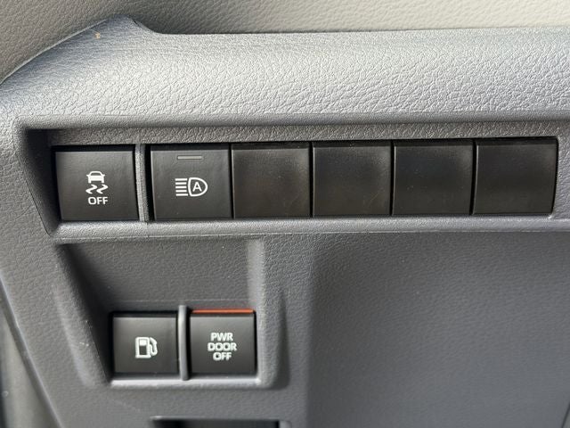 2023 Toyota Sienna XLE 8 Passenger