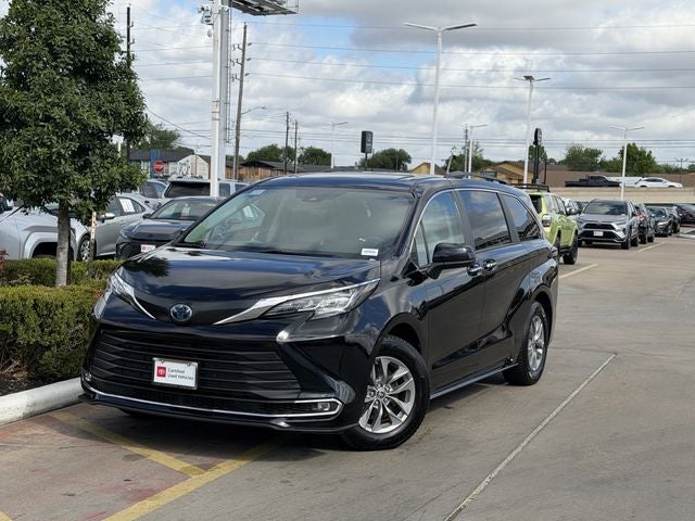 2023 Toyota Sienna XLE 8 Passenger