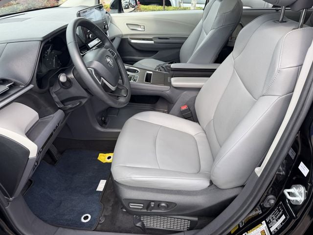 2023 Toyota Sienna XLE 8 Passenger