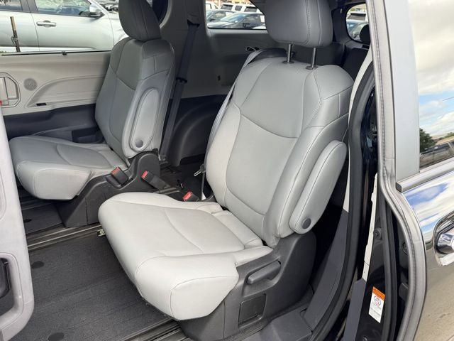 2023 Toyota Sienna XLE 8 Passenger