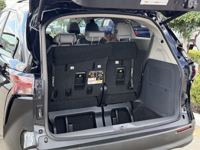 2023 Toyota Sienna XLE 8 Passenger