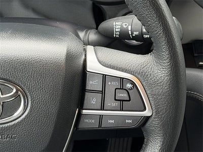 2024 Toyota Sienna XLE 8 Passenger