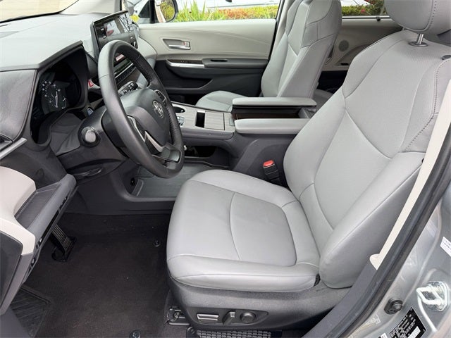 2024 Toyota Sienna XLE 8 Passenger