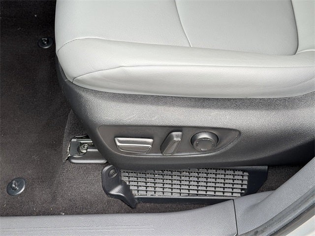 2024 Toyota Sienna XLE 8 Passenger