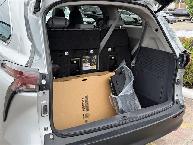 2024 Toyota Sienna XLE 8 Passenger