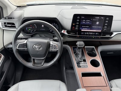 2024 Toyota Sienna XLE 8 Passenger