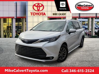 2025 Toyota Sienna XLE 8 Passenger