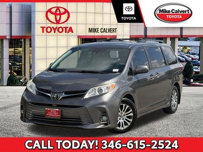 2018 Toyota Sienna XLE Premium 8 Passenger