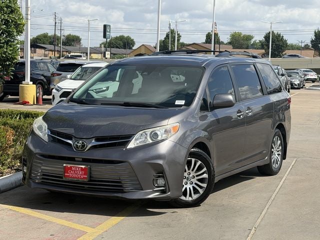 2018 Toyota Sienna XLE Premium 8 Passenger