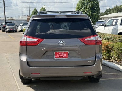 2018 Toyota Sienna XLE Premium 8 Passenger