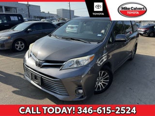 2018 Toyota Sienna XLE Premium 8 Passenger