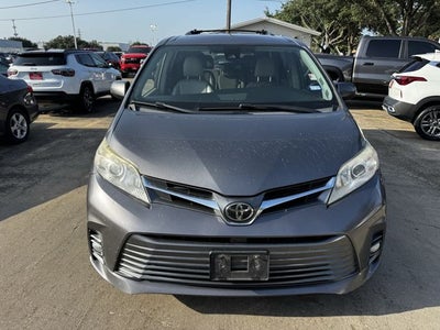 2018 Toyota Sienna XLE Premium 8 Passenger