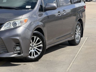 2018 Toyota Sienna XLE Premium 8 Passenger