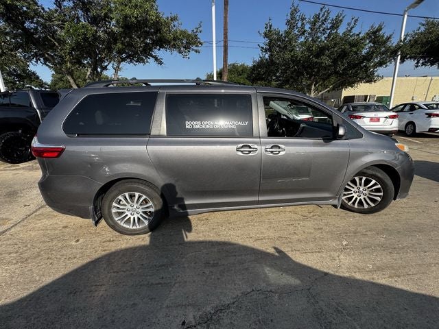 2018 Toyota Sienna XLE Premium 8 Passenger