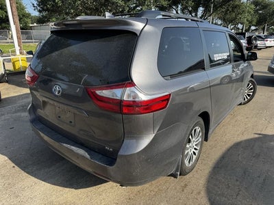 2018 Toyota Sienna XLE Premium 8 Passenger