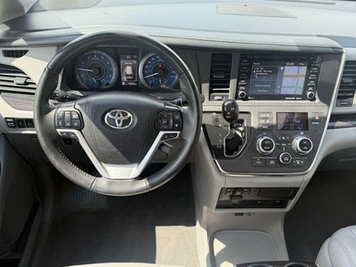 2018 Toyota Sienna XLE Premium 8 Passenger