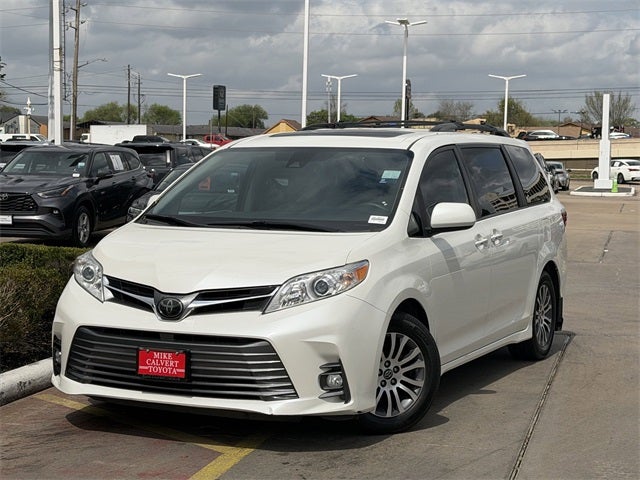 2018 Toyota Sienna XLE Premium 8 Passenger
