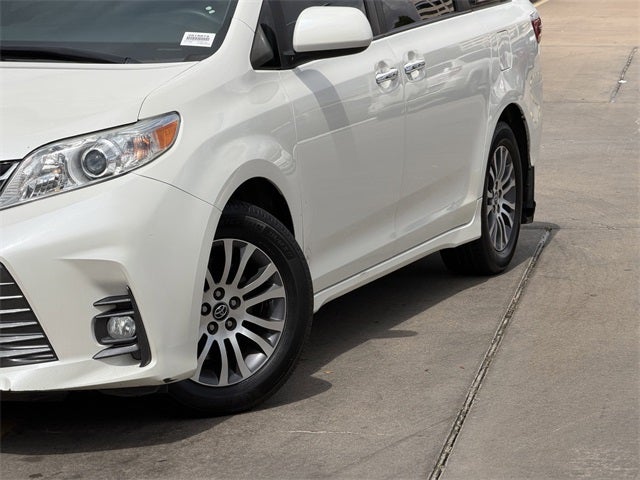 2018 Toyota Sienna XLE Premium 8 Passenger