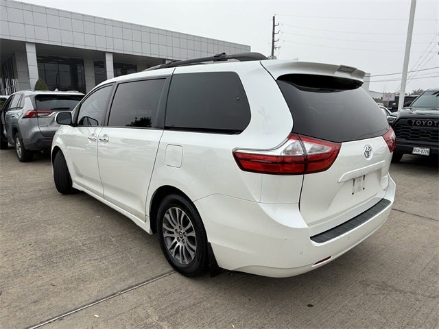 2018 Toyota Sienna XLE Premium 8 Passenger