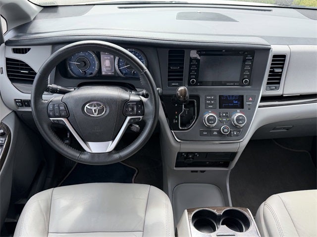 2018 Toyota Sienna XLE Premium 8 Passenger