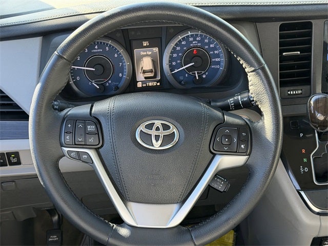 2017 Toyota Sienna XLE