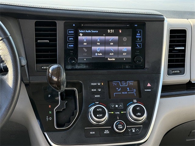 2017 Toyota Sienna XLE