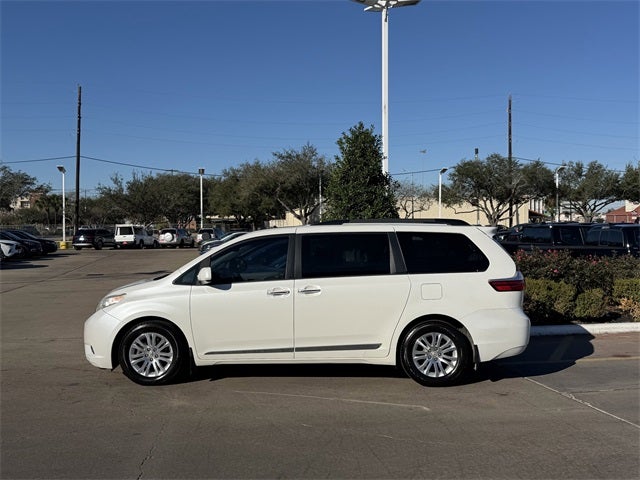 2017 Toyota Sienna XLE