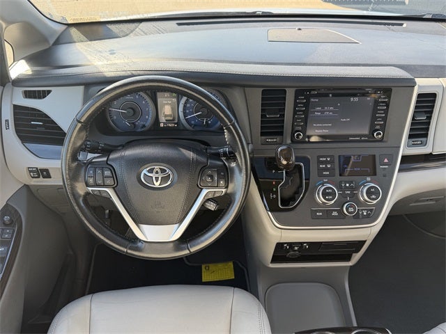 2020 Toyota Sienna XLE