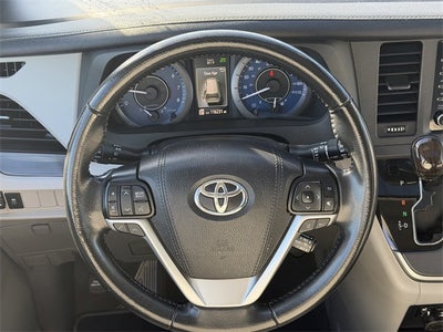 2020 Toyota Sienna XLE