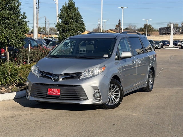2020 Toyota Sienna XLE
