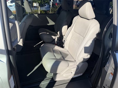 2020 Toyota Sienna XLE