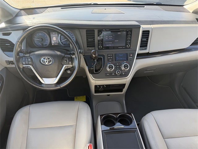 2020 Toyota Sienna XLE
