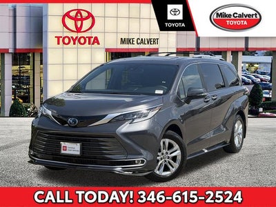 2025 Toyota Sienna Limited 7 Passenger