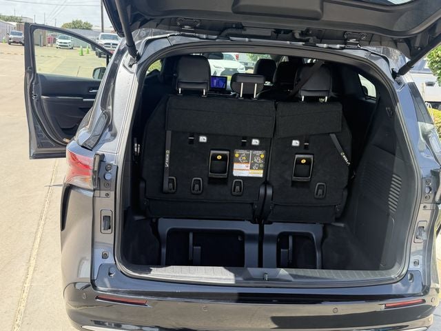 2025 Toyota Sienna Limited 7 Passenger