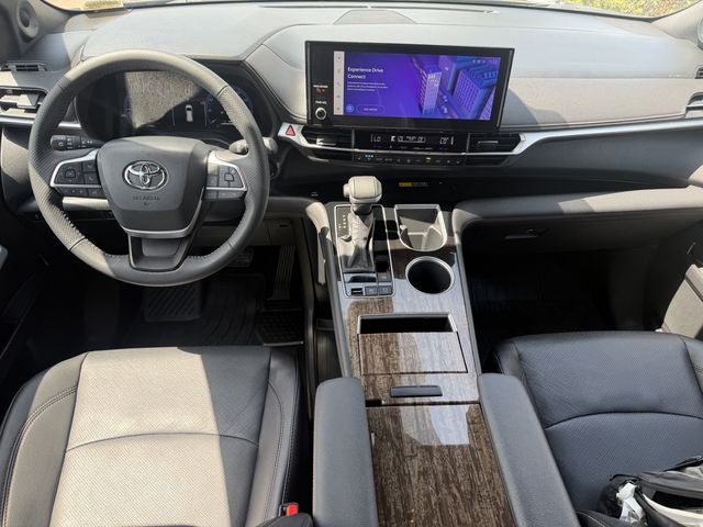 2025 Toyota Sienna Limited 7 Passenger