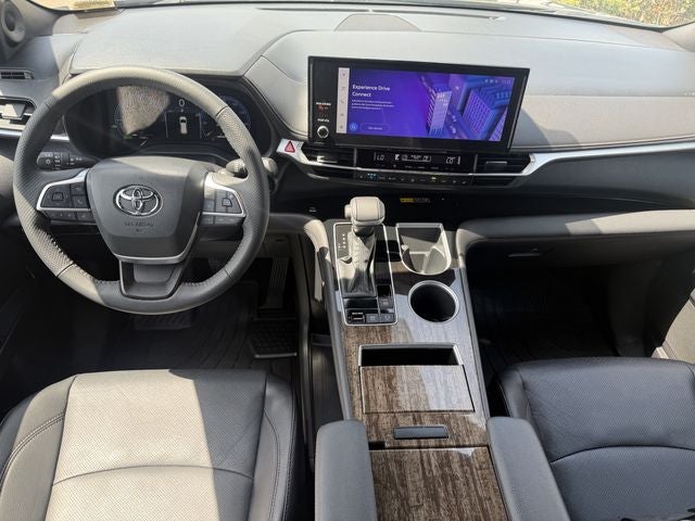 2025 Toyota Sienna Limited 7 Passenger