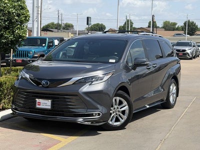 2025 Toyota Sienna Limited 7 Passenger