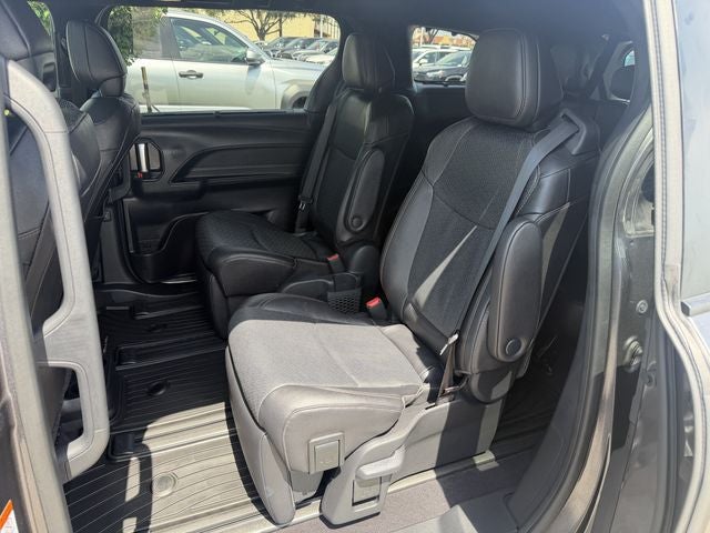 2025 Toyota Sienna Limited 7 Passenger